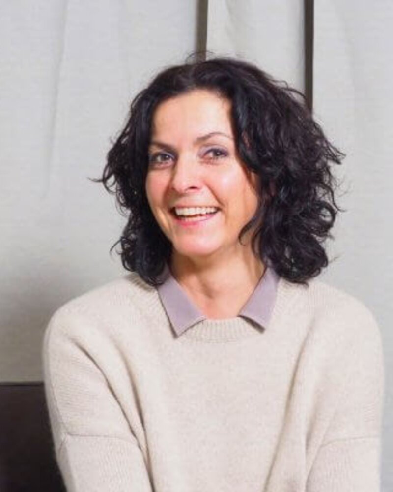 Porträt Regina Grentner, Gründerin und Innenarchitektin der Agentur Mondäna.
